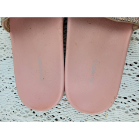 Express Pink Faux Diamond Studded Slides Sandals Flip Flops Women's 7.5 or 8 - Picture 3 of 9